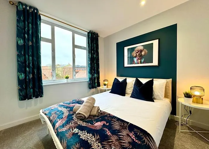 3 Bedroom- Bournemouth Gem - Near Beach & Town