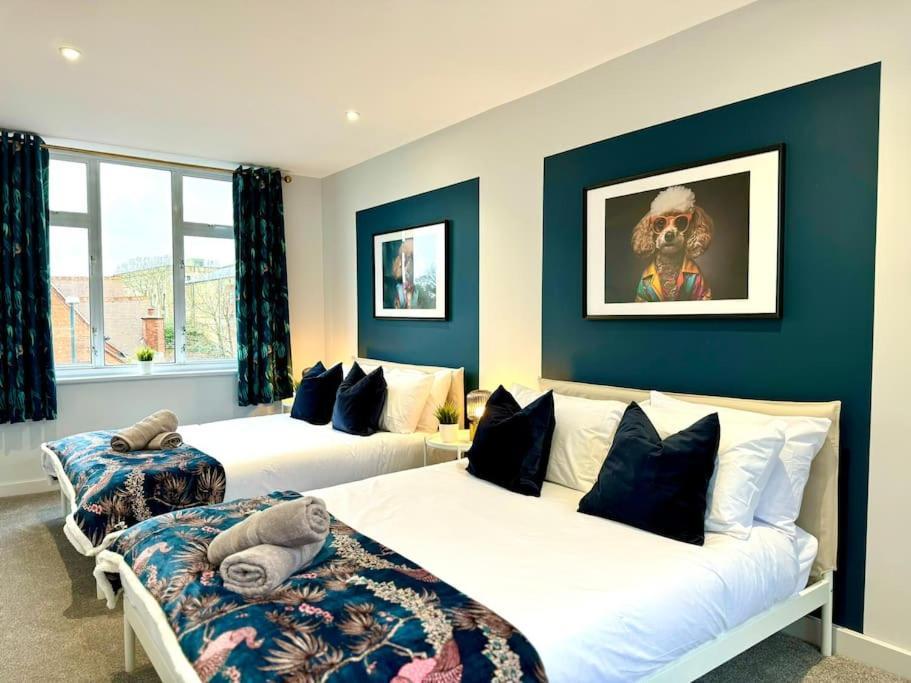 Apartment 3 Bedroom- Gem - Near & Town *
