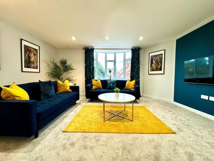 3 Bedroom- Gem - Near & Town * Bournemouth