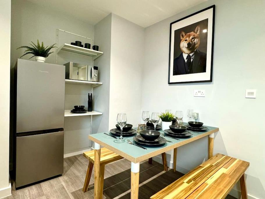 Apartment 3 Bedroom- Gem - Near & Town