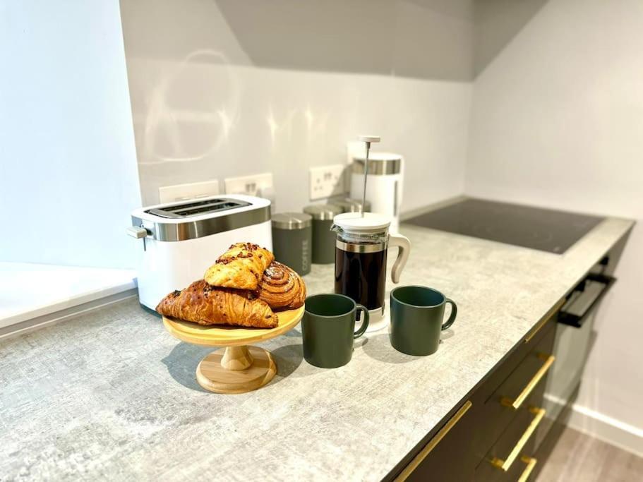 Apartment 3 Bedroom- Gem - Near & Town
